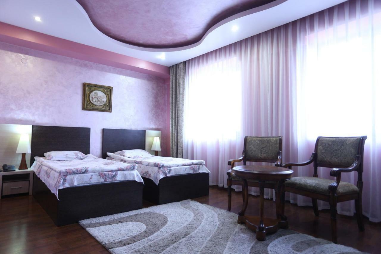 Vanatur Hotel Gjumri Exterior foto