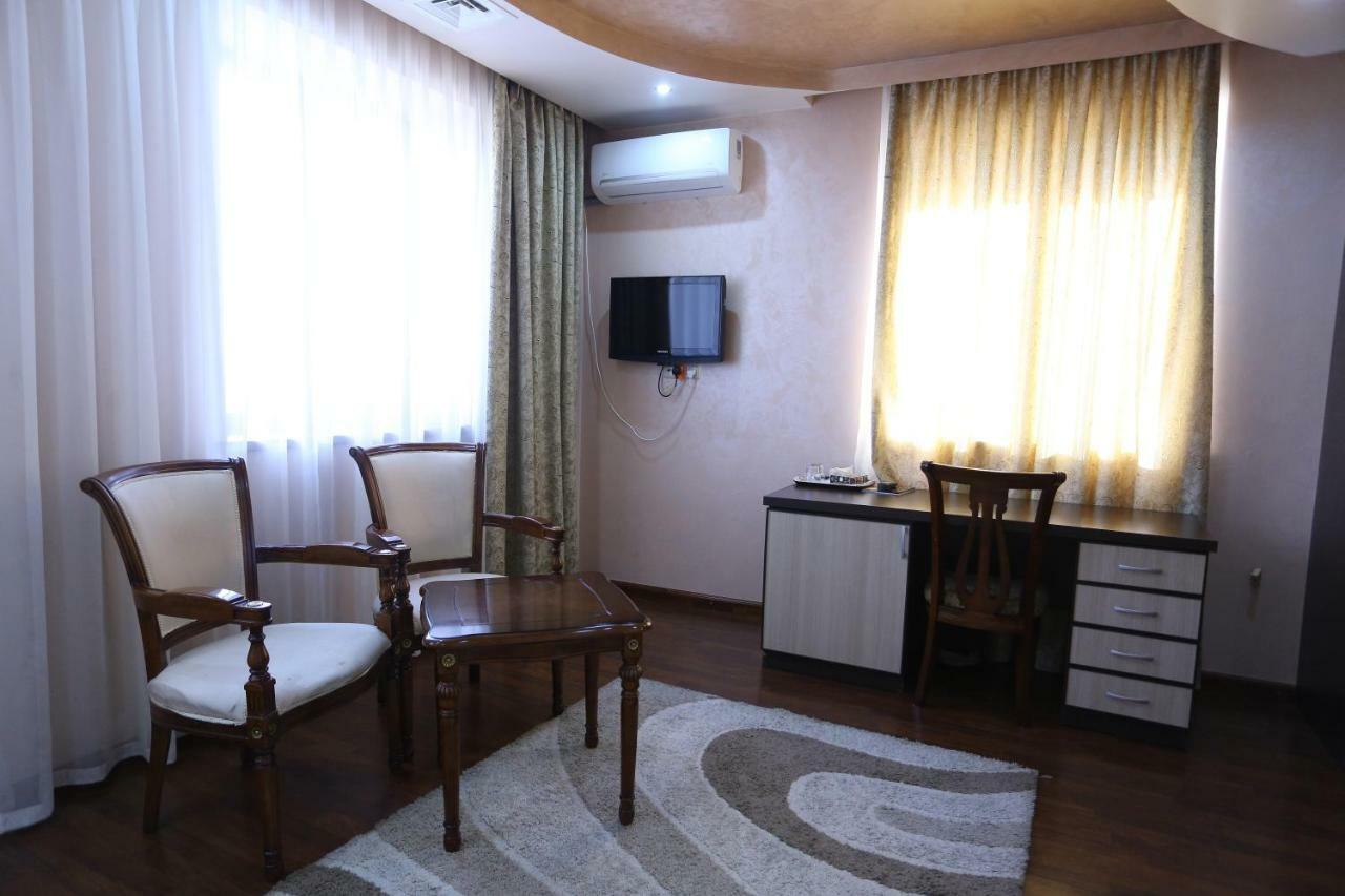 Vanatur Hotel Gjumri Exterior foto